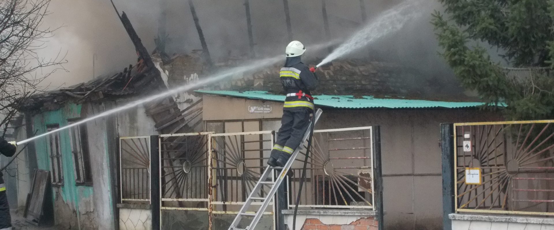 makói tűzoltók, lángok, tűzeset