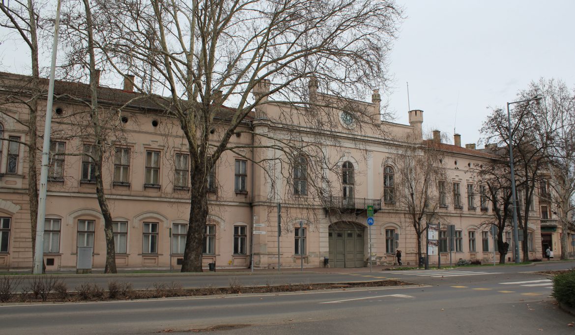 Makó, városháza, úttörőház