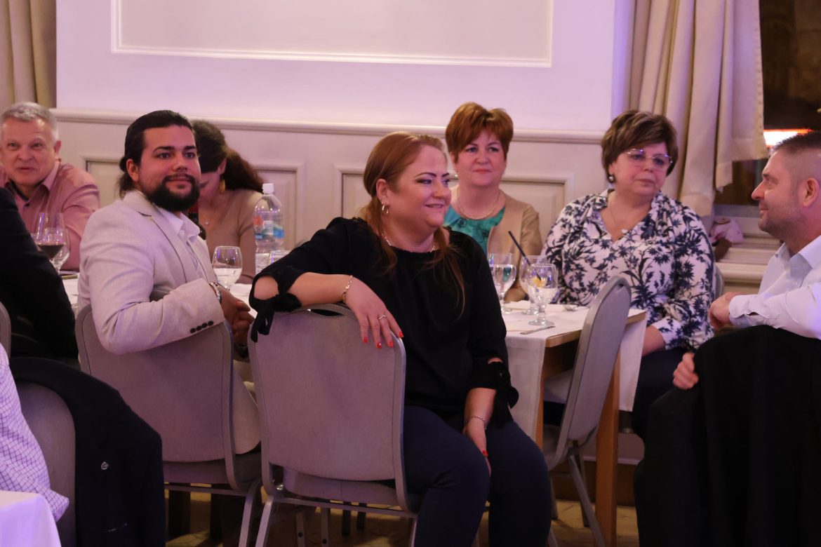 Kiss Ádám a dunakeszi rotary klub és a Pápay-iskola közös rendezvényén. Fotó: Halmágyi Gábor