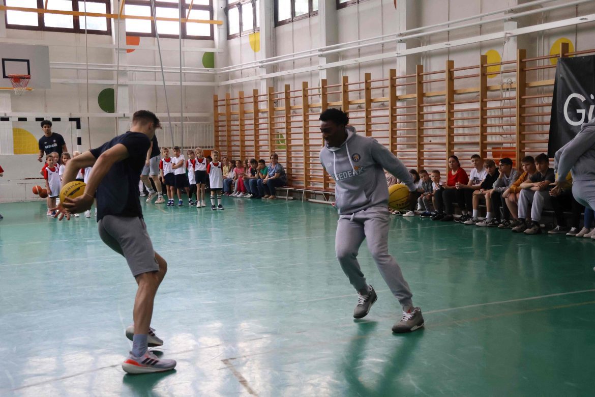 Szedeák, Kálvin Téri Református Általános Iskola