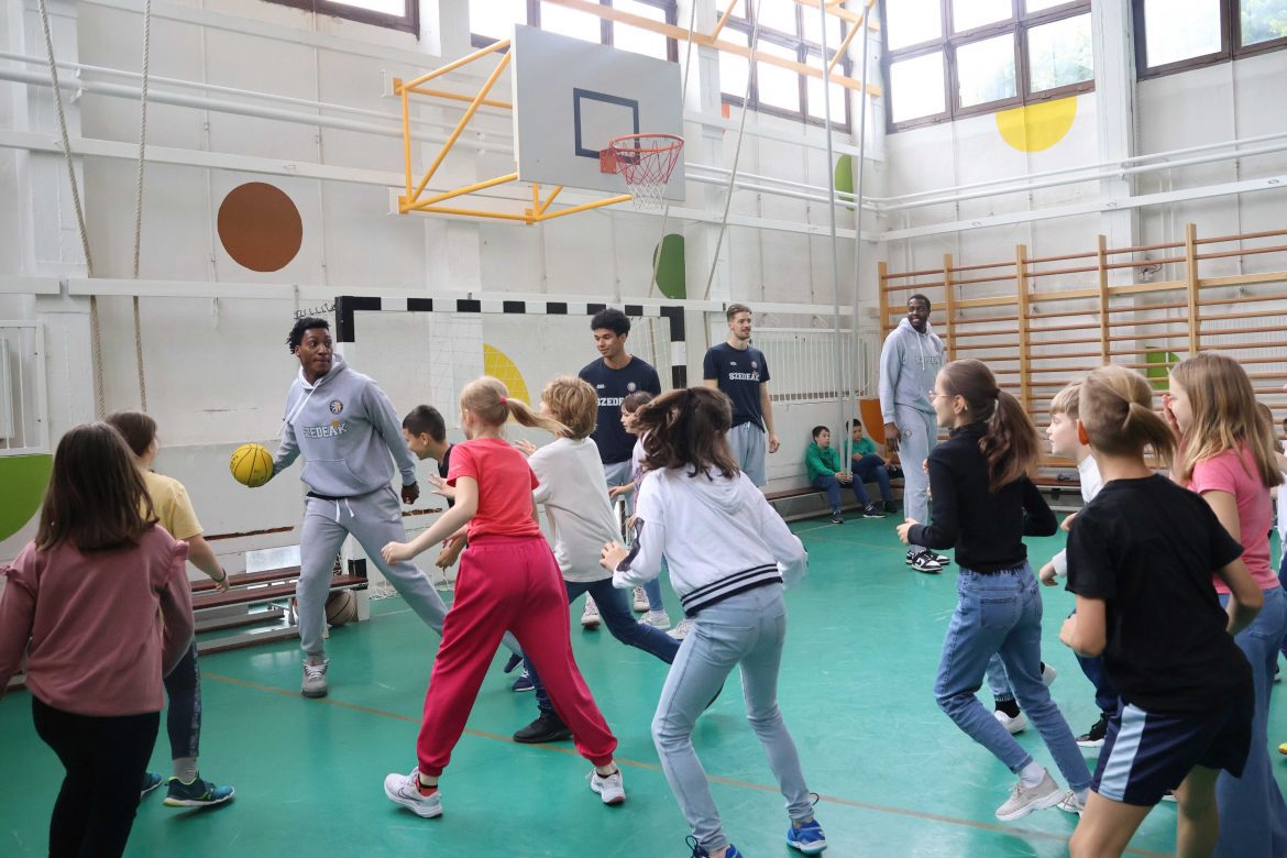 Szedeák, Kálvin Téri Református Általános Iskola