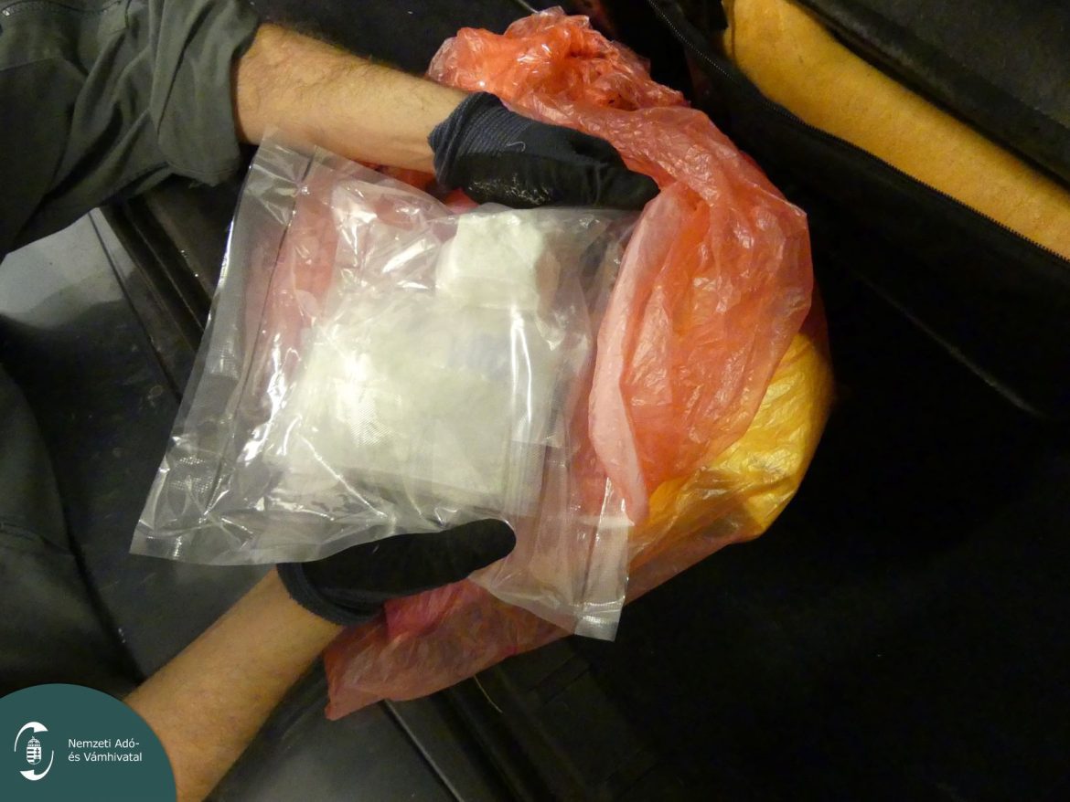 Röszke, drog, kábítószer, gyorsteszt, rejtekhely, kábítószer-csempészek