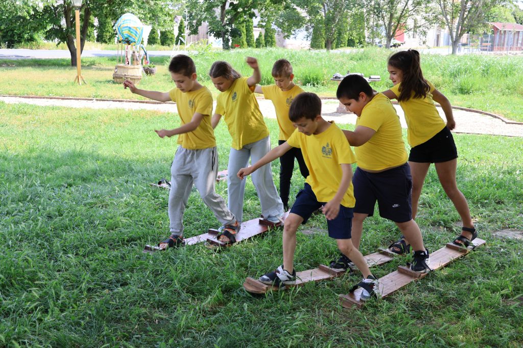 helytörténet és mozgás, Kiszombor, iskola