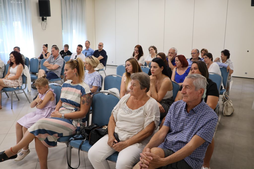 székely vlogger, Lizike, Makó