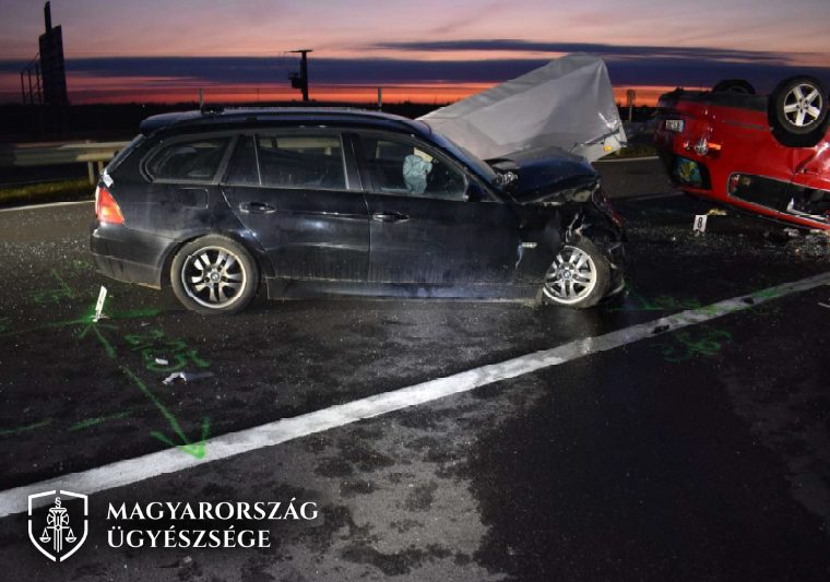 a forgalommal szemben hajtott fel az M43-as autópályára, fotó: ügyészség, baleset, karambol, sztráda