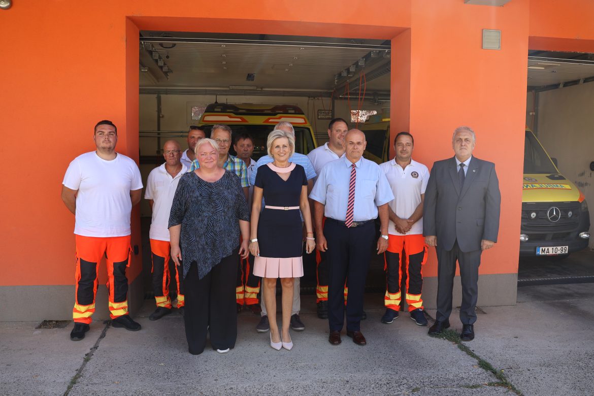 HSZC, mentőállomások, társadalmi munka