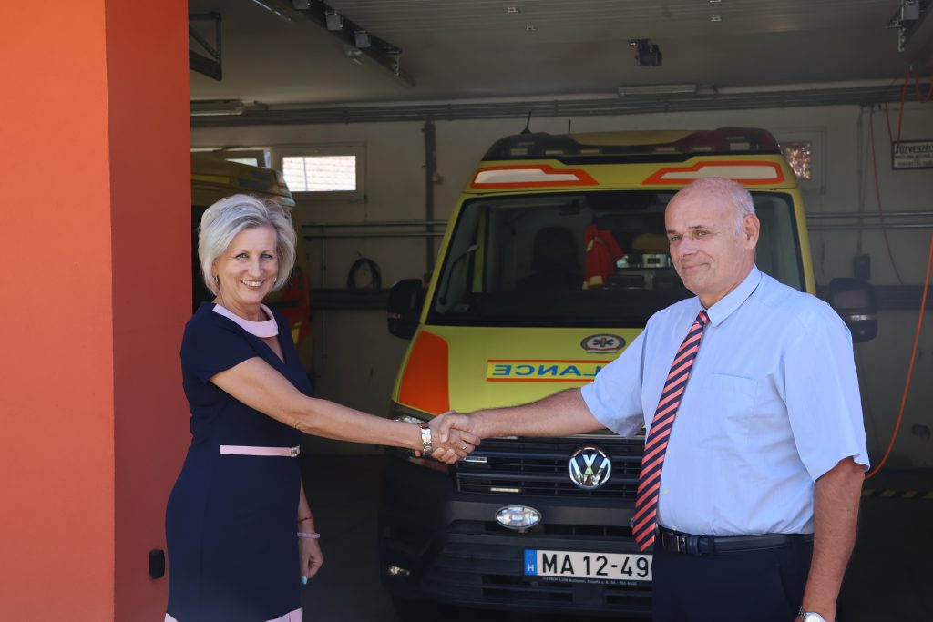 HSZC, mentőállomások, társadalmi munka