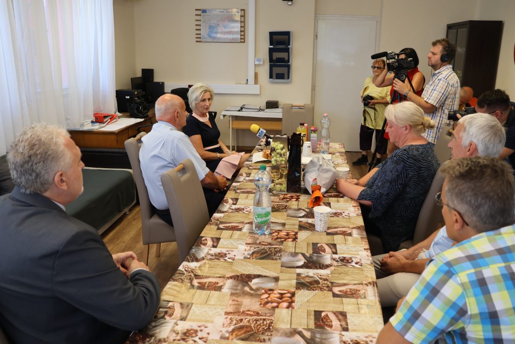 HSZC, mentőállomások, társadalmi munka