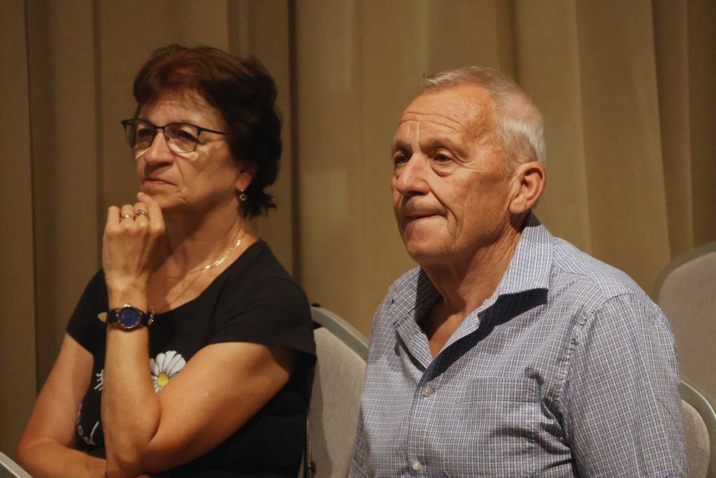 nyugdíjasok, vásárlási utalvány, támogatás