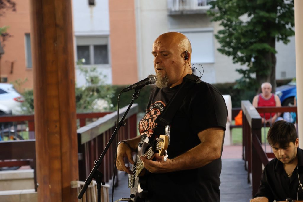 C.2.1, Makó, Zenepavilon