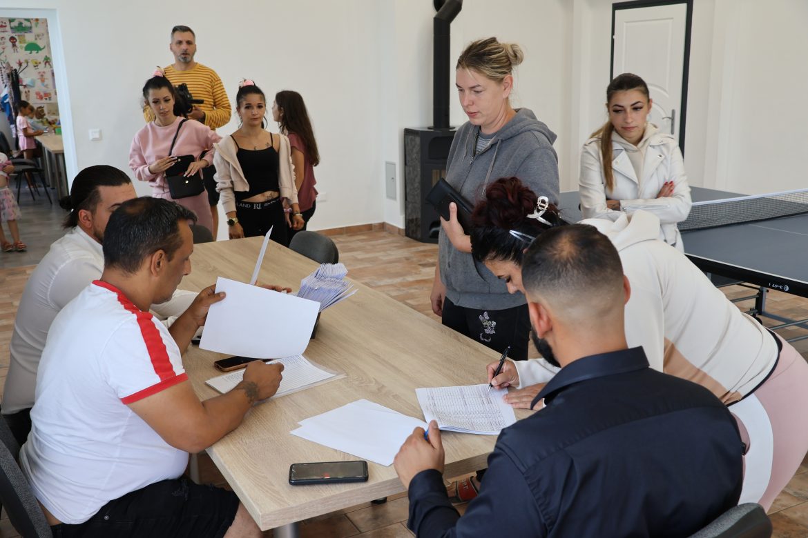 roma önkormányzat, Makó, utalványosztás