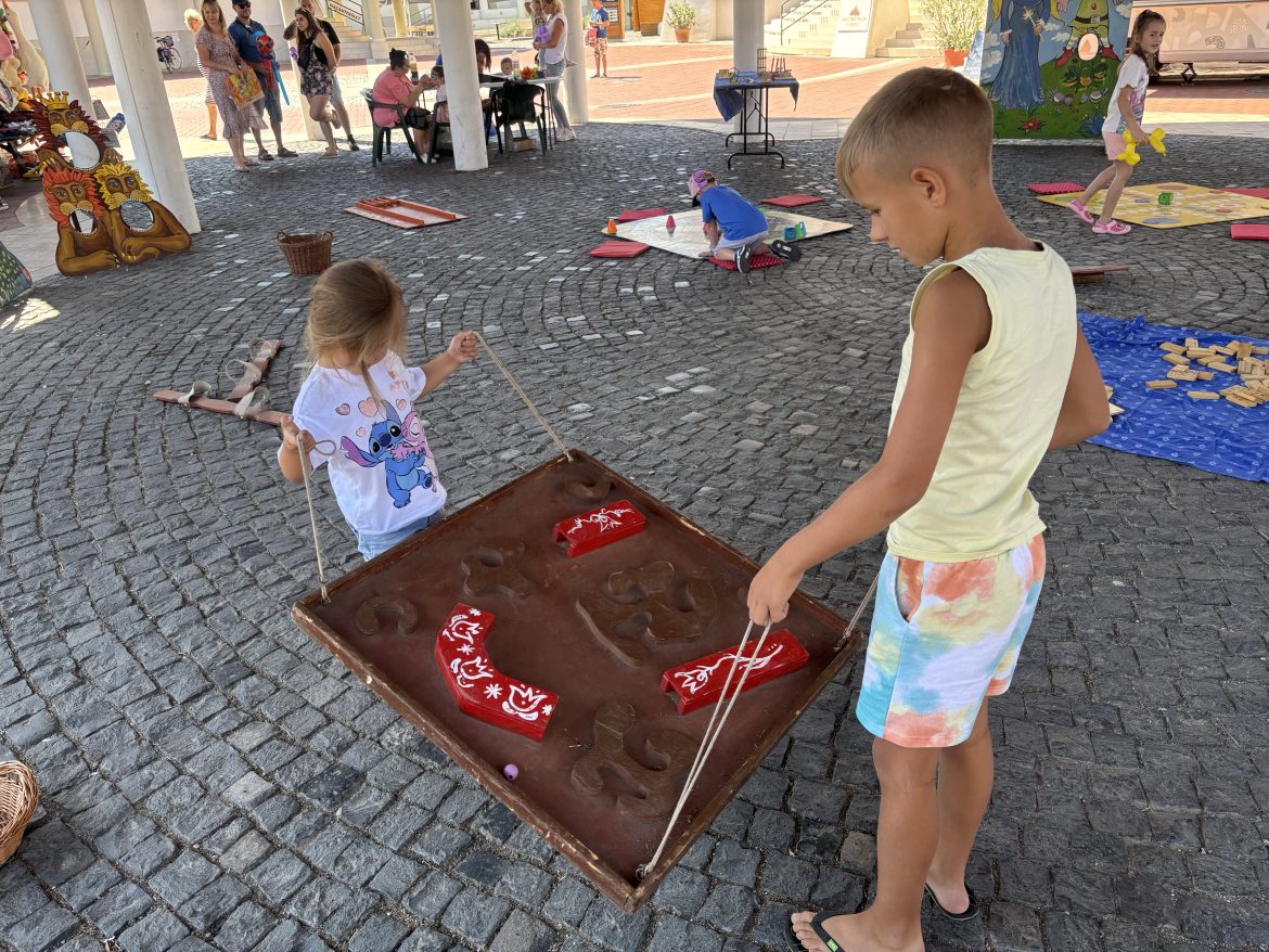 Makovecz népi játék3