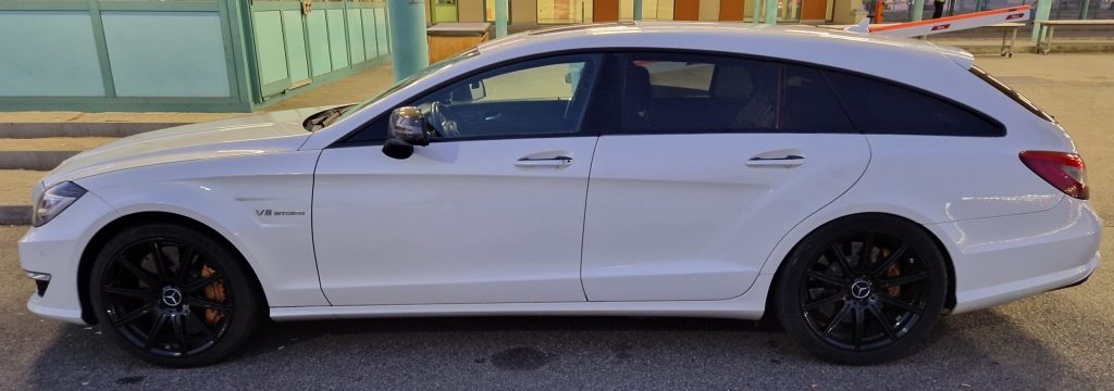 lopott Mercedes, Röszke autópálya-határátkelőhely, német hatóságok körözték Fotó: police.hu