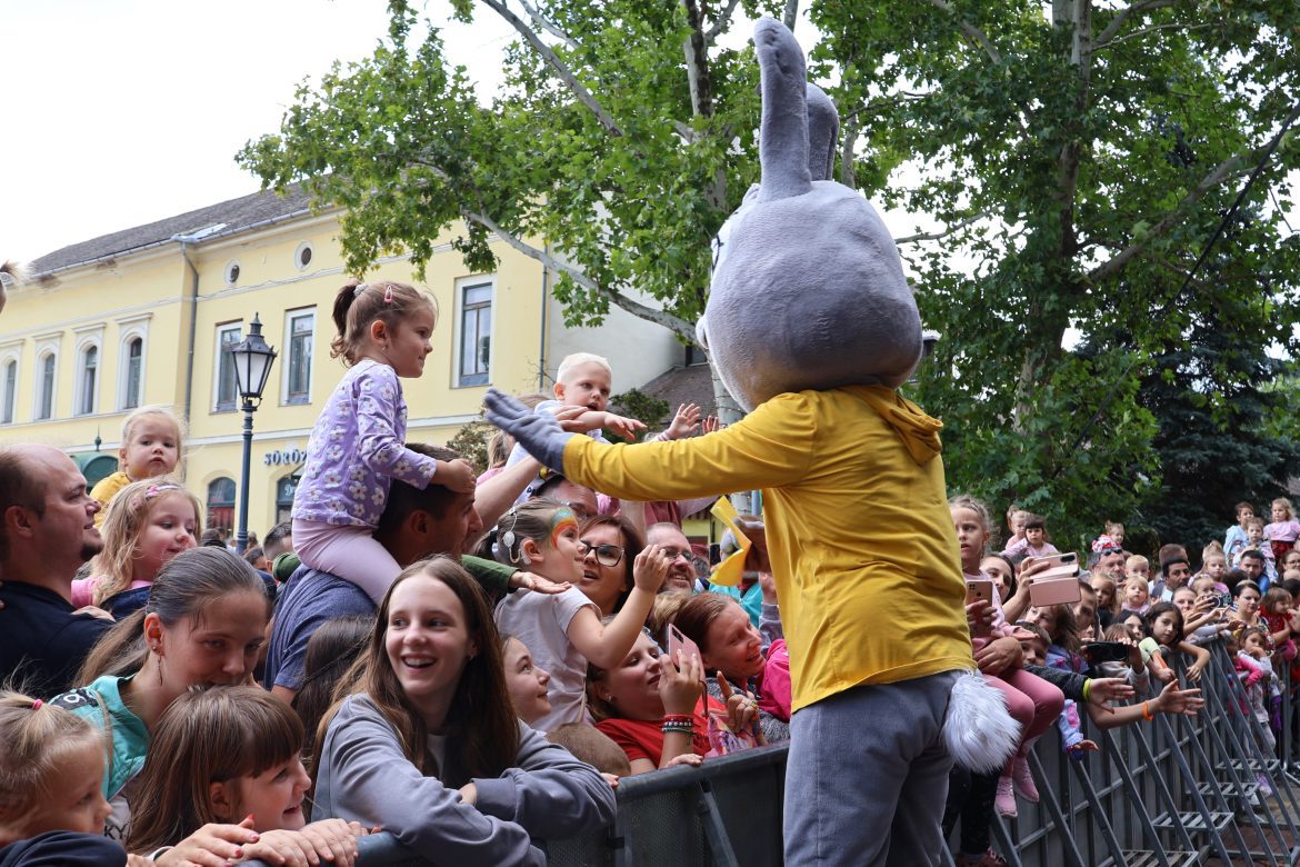 Brandnyúl, Makó, Hagymafesztivál, Széchenyi tér, 2025. szeptember 14. fotó: Jeszenszky Zoltán