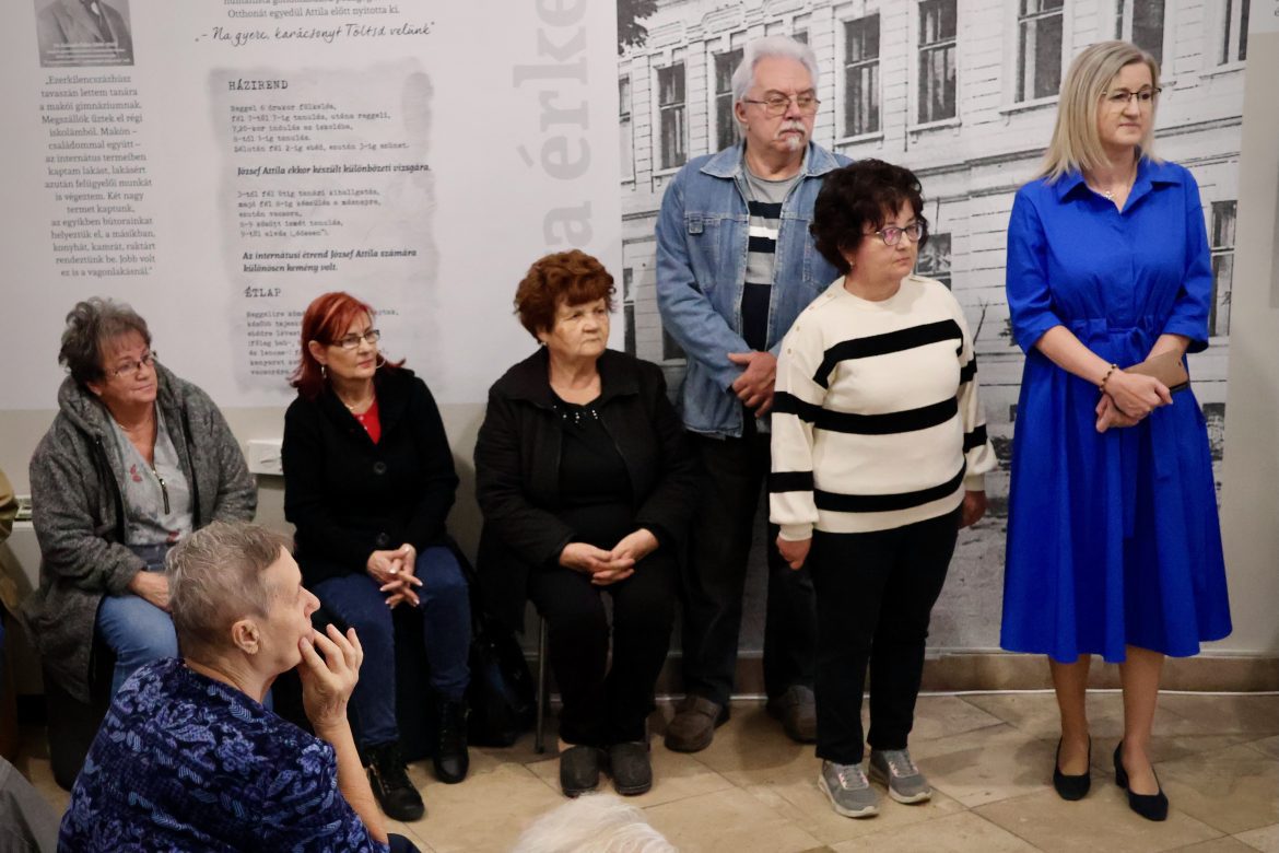 makói mozgáskorlátozottak csoportja, tárlatvezetés, József Attila Múzeum, fotó: Jeszenszky Zoltán