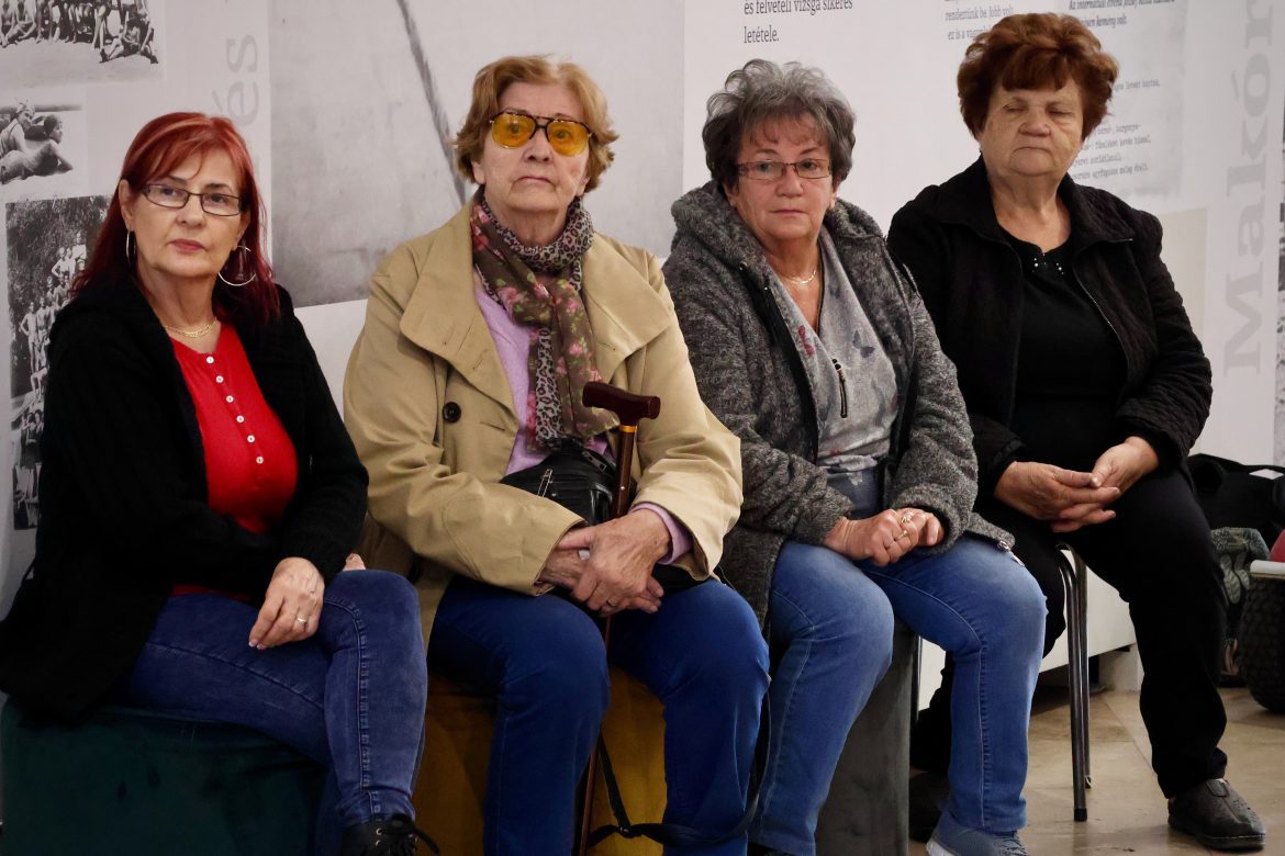 makói mozgáskorlátozottak csoportja, tárlatvezetés, József Attila Múzeum, fotó: Jeszenszky Zoltán