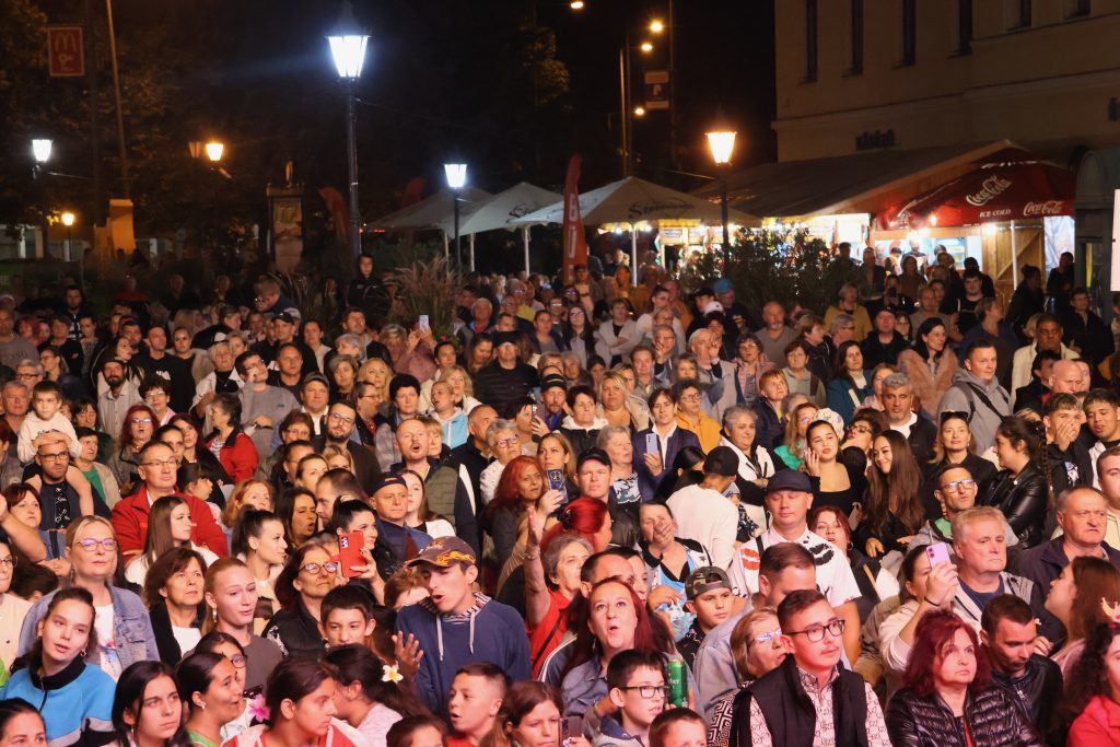 Szerencsekoncert, Makó, Széchenyi tér, 2025. szeptember 25., fotó: Jeszenszky Zoltán