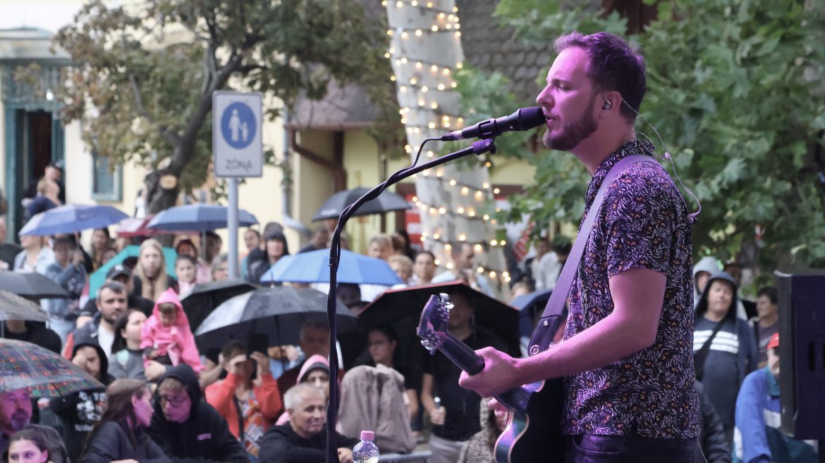 Zaporozecs_Makó_fotó_Jeszenszky_Zoltán10 Zaporozsec zenekar, Makó, Hagymafesztivál, 2025. szeptember 14., Széchenyi tér, fotó: Jeszenszky Zoltán