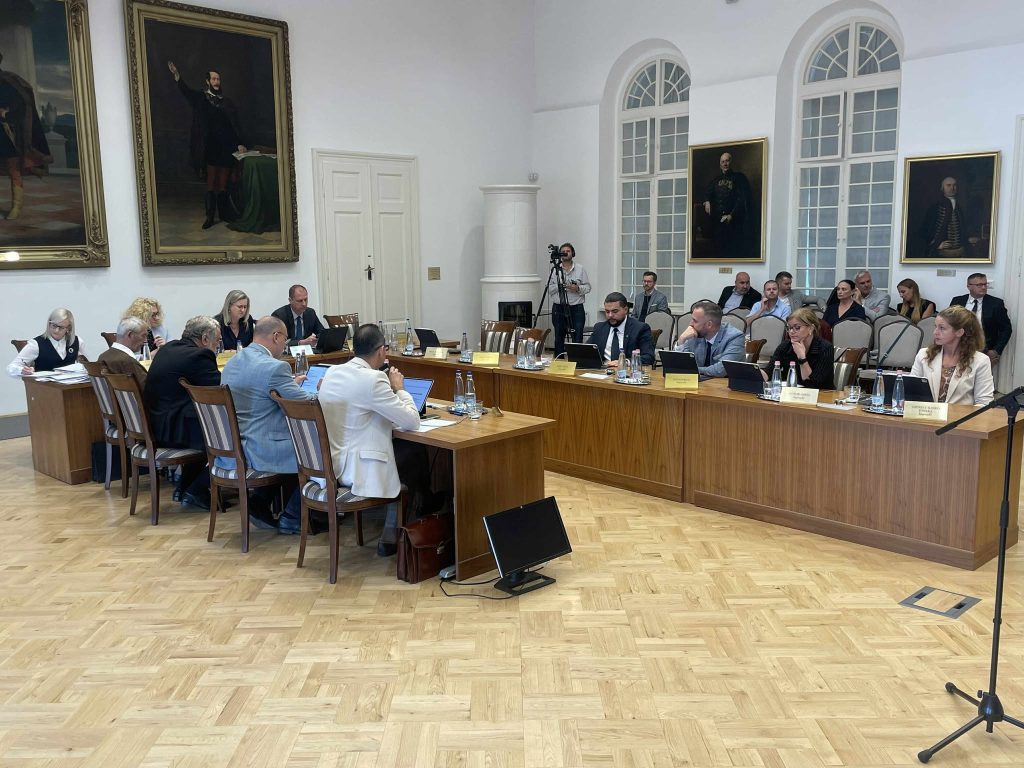 testületi ülés, Makó, Farkas Éva Erzsébet