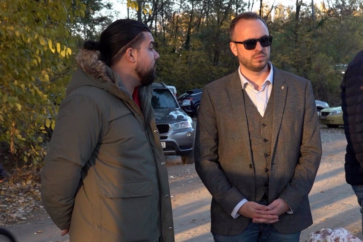 Az új Maros-parti emlékhely átadó ünnepségén: Kiss Ádám és Tóth Ferenc 2025. október 29-én. Fotó: Borka Péter