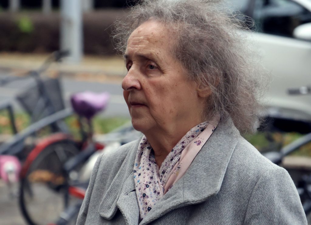 A két világháború, valamint az 1956-os forradalom és szabadságharc hősi halottjaira és civil áldozataira emlékezett a hadirokkantak, hadiözvegyek és hadiárvák makói csoportja. 