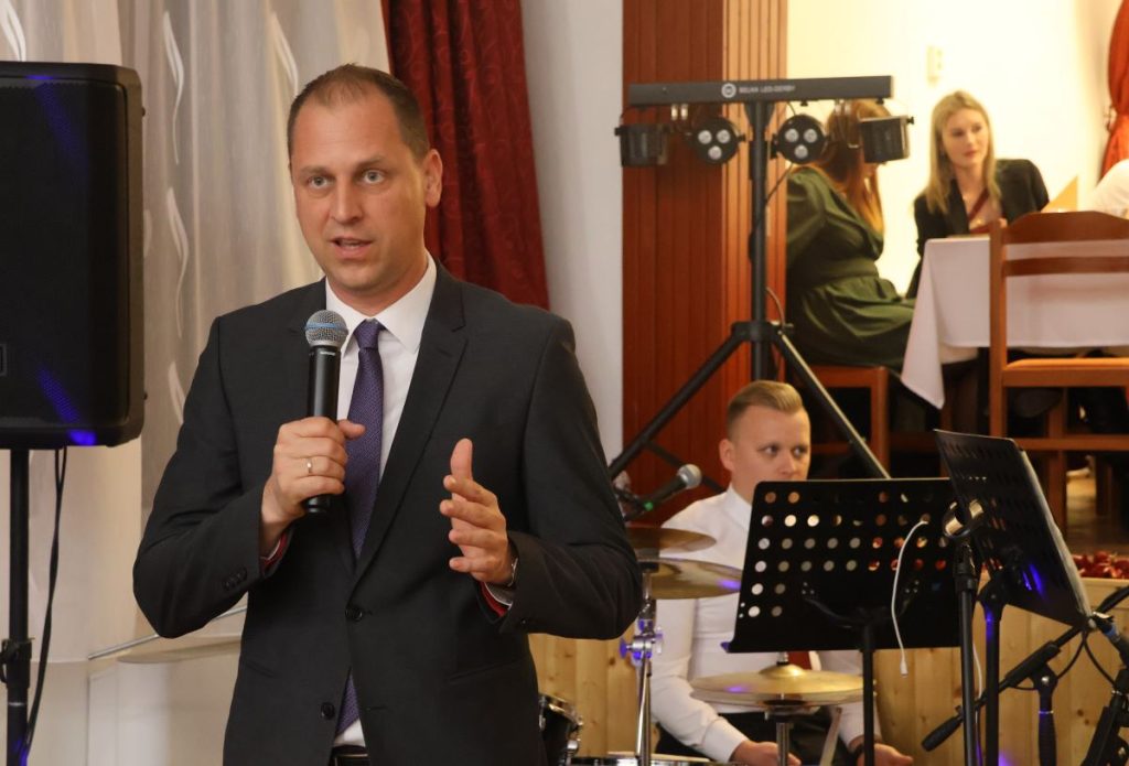 Kövegy, Hagyományőrző bál a kultúrházban 2025. október 25-én, fotó: Jeszenszky Zoltán