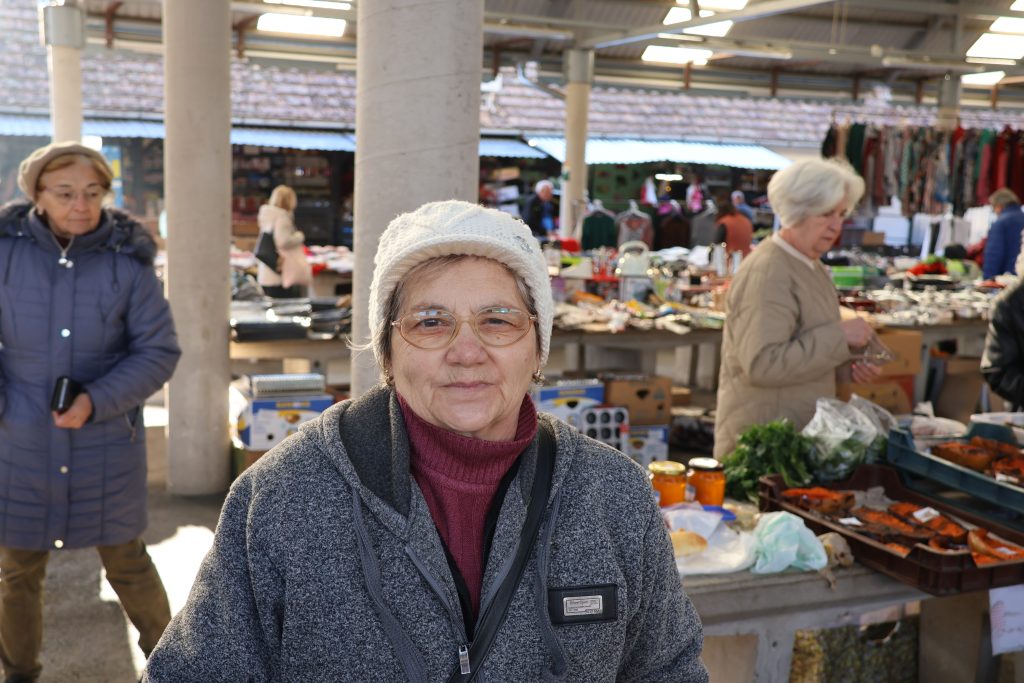 14. havi nyugdíj, Makó, piac