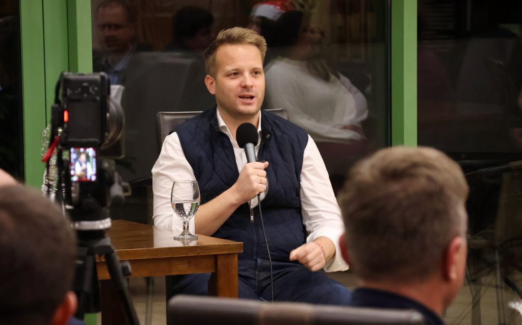 Bohár Dániel, újságíró, riporter, Hódmezővásárhely, 2025. november 21.