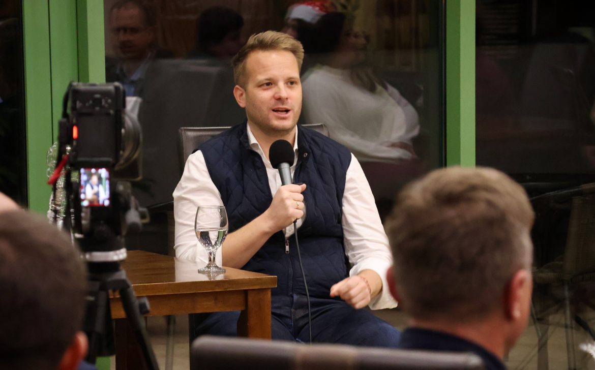 Bohár Dániel, újságíró, riporter, Hódmezővásárhely, 2025. november 21.