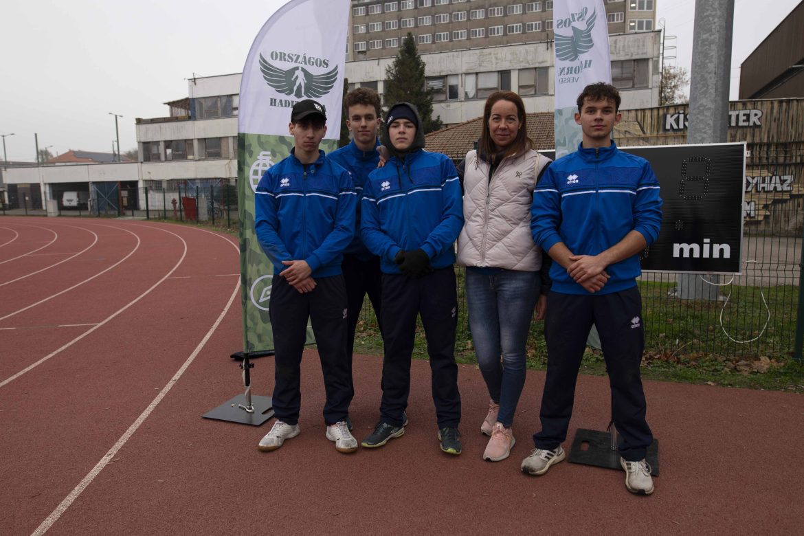 A Honvédelmi Verseny vármegyei döntőjében a HSZC Eötvös József Technikum csapata lett az első. Fotó: Pintyi Zoltán t. ftőrm, MH Dombay Miksa 4. Területvédelmi Ezred