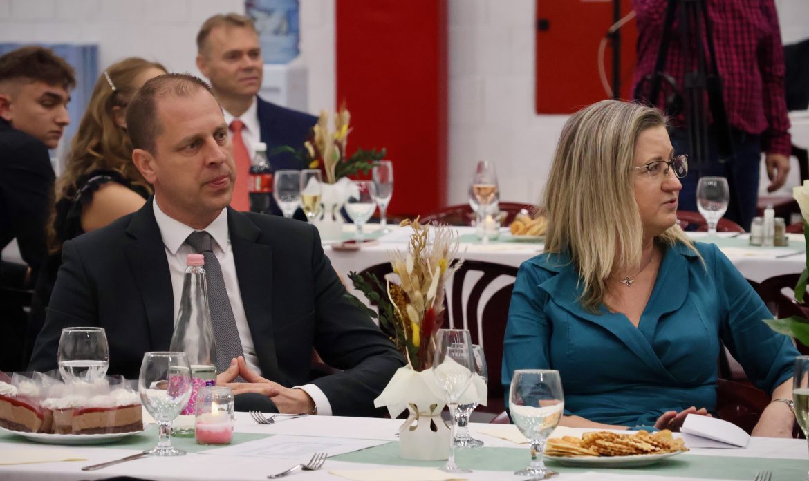 Szignum_Erzsébet-bál_fotó_Jeszenszky_zoltán27