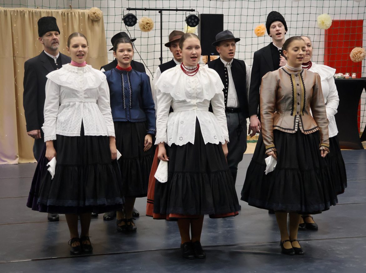 Szignum_Erzsébet-bál_fotó_Jeszenszky_zoltán35