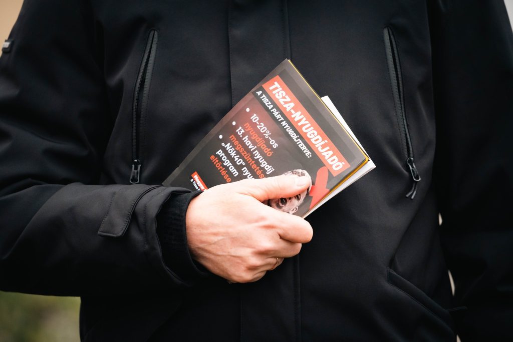 Czirbus Gábor szerdán Hódmezővásárhelyen járt, ahol Szél István önkormányzati képviselővel, a a Nemzeti Agrárgazdasági Kamara Csongrád-Csanád Vármegyei elnökével együtt gyűjtötték az aláírásokat. 