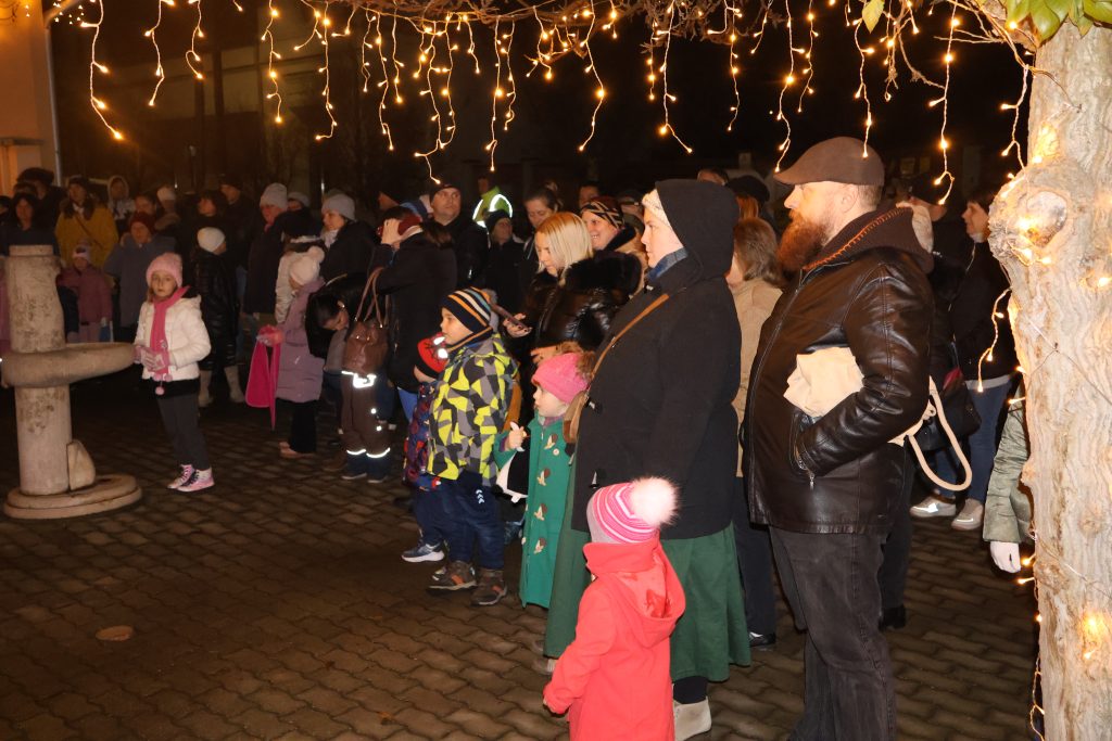 Maroslele, Advent, összefogás