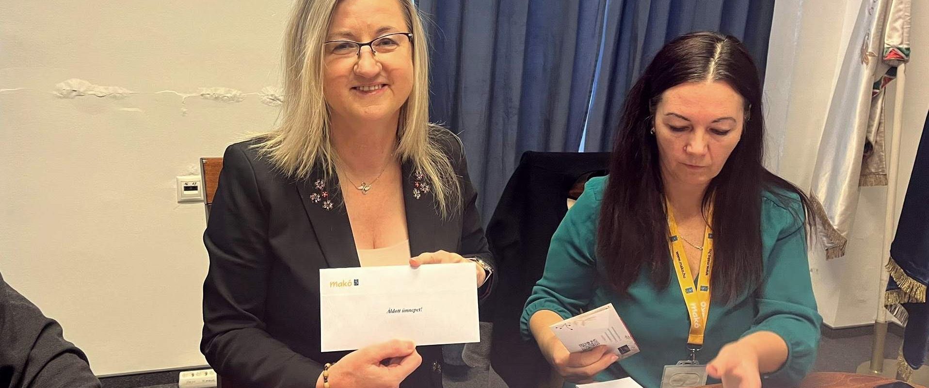 Hamarosan kézhez kapják a makói nyugdíjasok a vásárlási utalványokat. Fotó: Nagy Dóra