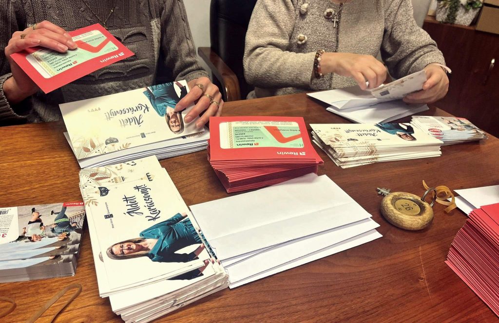 Hamarosan kézhez kapják a makói nyugdíjasok a vásárlási utalványokat. Fotó: Nagy Dóra