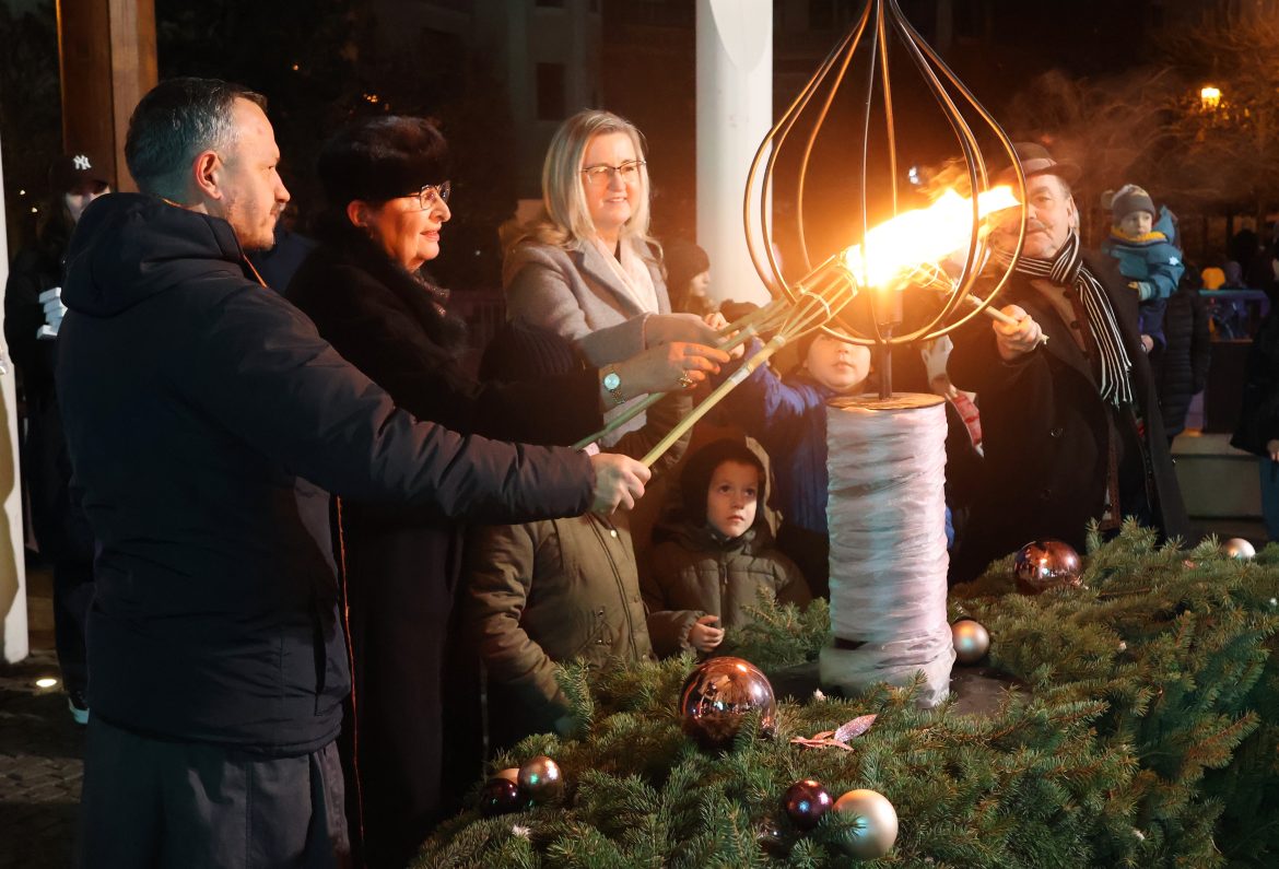 adventi gyertyagyújtás, Makó, 2025. december 14. Fotó: Jeszenszky Zoltán
