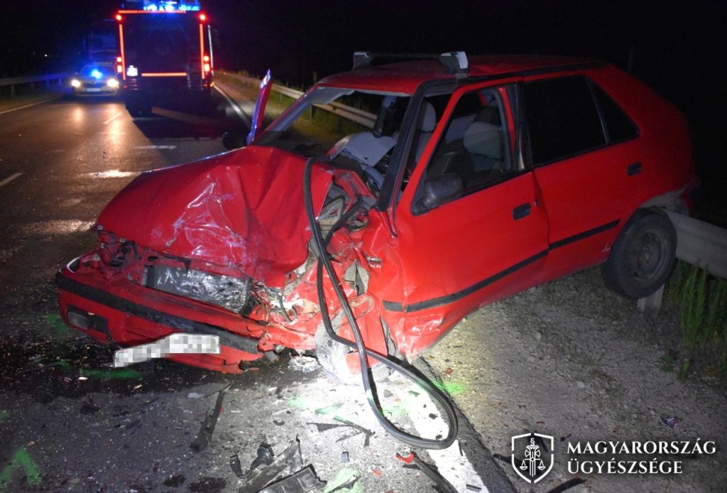 Bedrogozva okozott közlekedési balesetet, fotó: ügyészség, a vétlen sofőr kocsija