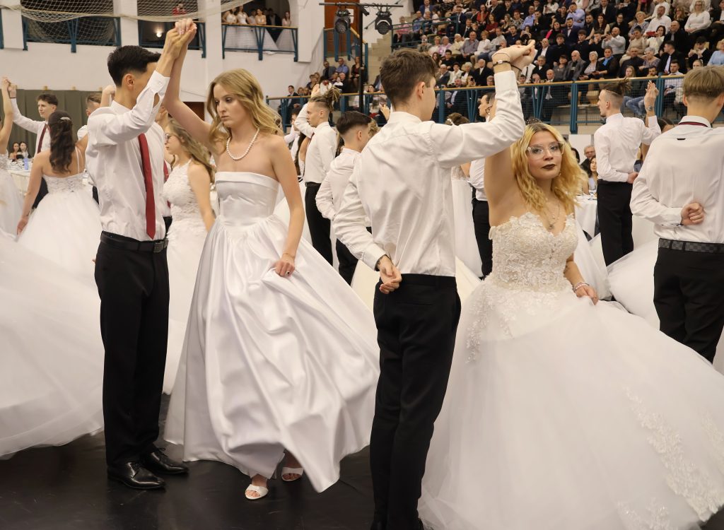 Hódmezővásárhelyi SZC Makói Návay Lajos Technikum és Kollégium szalagavató bálja. Makó, 2025. december 6., fotó: Jeszenszky Zoltán