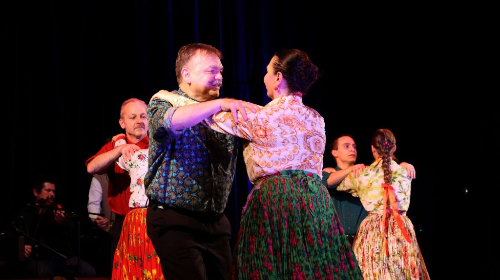 Forgatós, Makó, gála