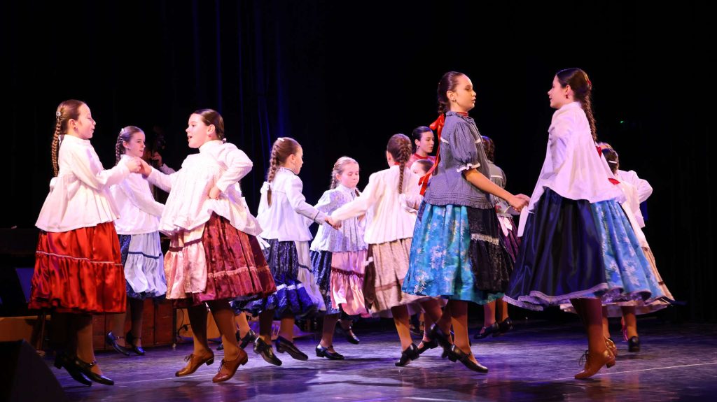 Forgatós, Makó, gála