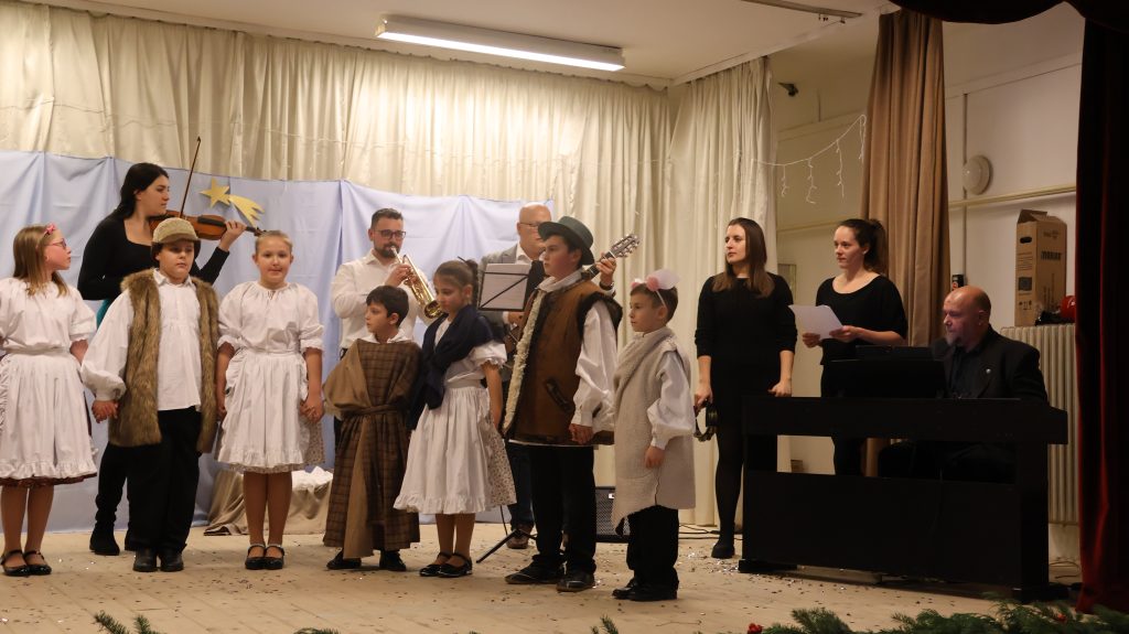 Királyhegyes, falukarácsony, gyertyagyújtás