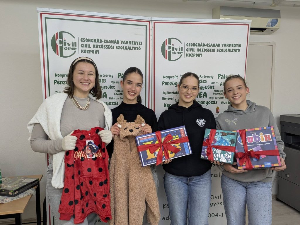 A Csongrád-Csanád Vármegyei Civil Közösségi Szolgáltató Központ és a Délvidék ház közösen meghirdetett adománygyűjtő akciója. Fotó: Csongrád-Csanád Vármegyei Civil Közösségi Szolgáltató Központ 