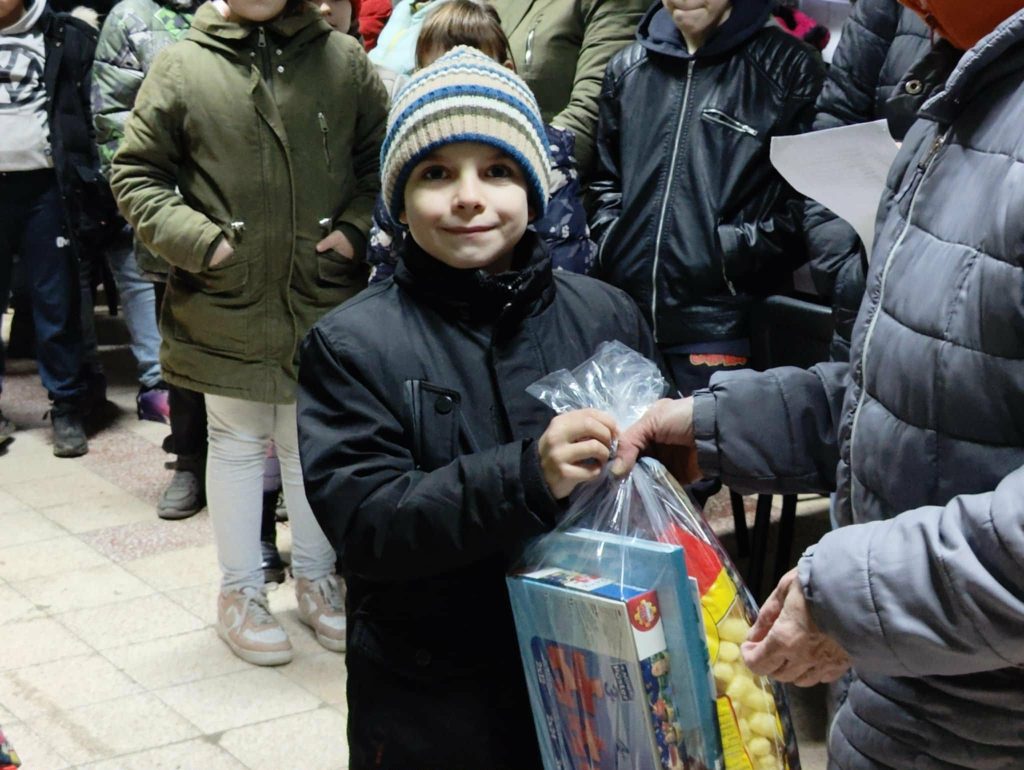 A Csongrád-Csanád Vármegyei Civil Közösségi Szolgáltató Központ és a Délvidék ház közösen meghirdetett adománygyűjtő akciója. Fotó: Csongrád-Csanád Vármegyei Civil Közösségi Szolgáltató Központ