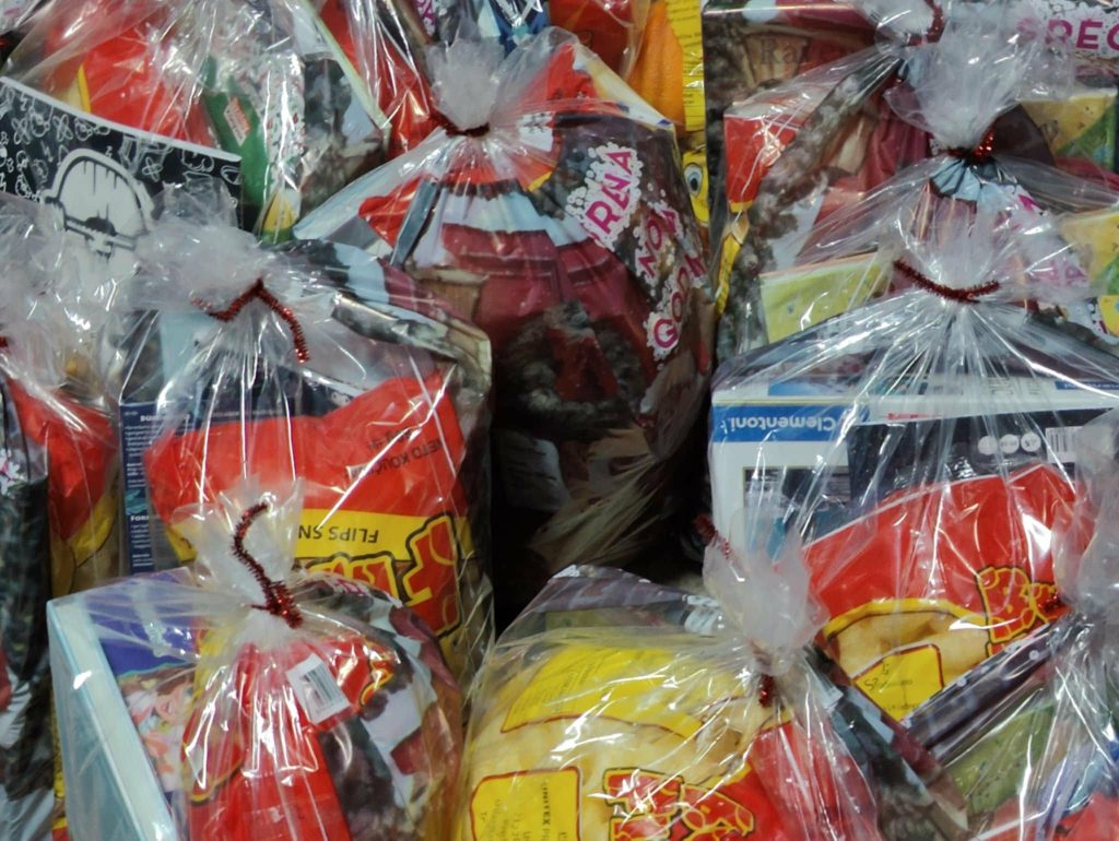 A Csongrád-Csanád Vármegyei Civil Közösségi Szolgáltató Központ és a Délvidék ház közösen meghirdetett adománygyűjtő akciója. Fotó: Csongrád-Csanád Vármegyei Civil Közösségi Szolgáltató Központ 