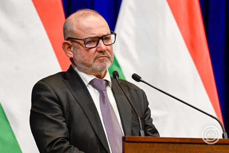 Lantos Csaba energiaügyi miniszter a Kormányinfó sajtótájékoztatón a Karmelita kolostorban 2026. január 29-én. Fotó: MTI/Máthé Zoltán