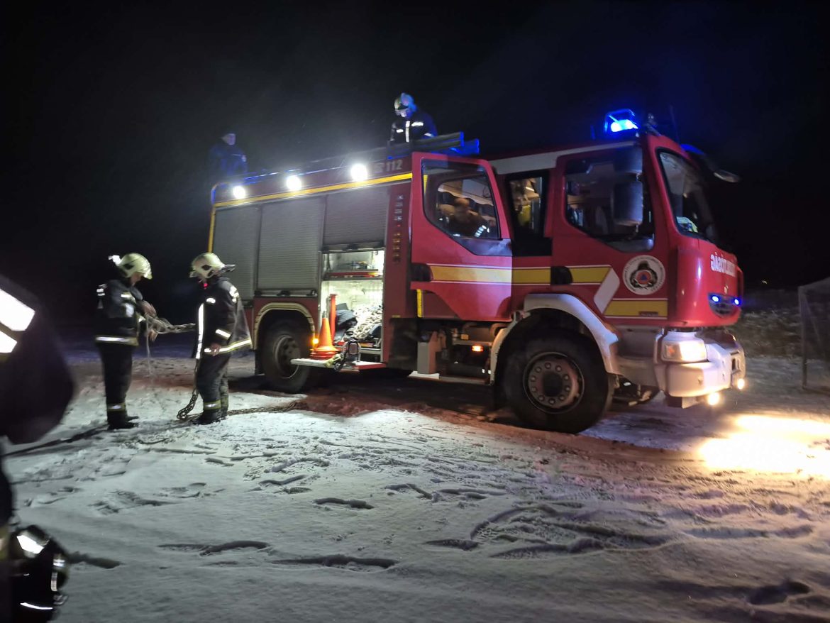 tűzoltók, havazás, Csongrád-Csanád vármegye, 2026. január fotó: Csongrád-Csanád Vármegyei Katasztrófavédelmi Igazgatóság
