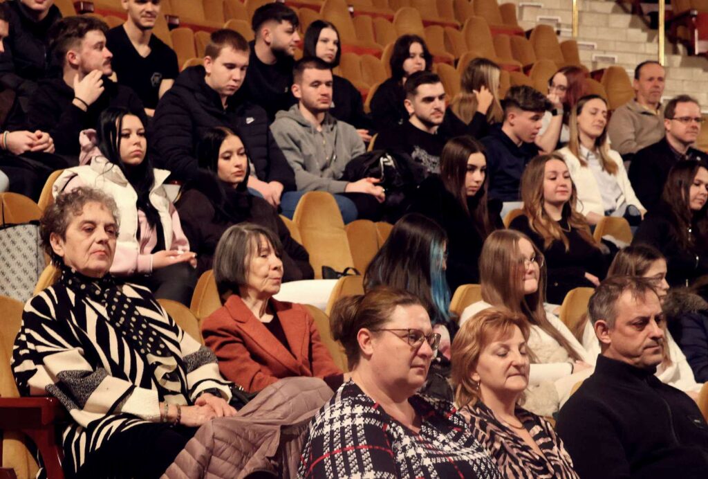 Dokumentumfilm készült A zeneakadémiától az állampusztai női börtönig címmel Istók Margitról és testvéréről, Istók Irén gyógyszerészről. 