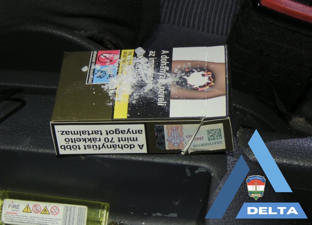 Kristályt árult egy szegedi férfi, amellyel megközelítőleg 1,4 millió forintot keresett. Fotó: police.hu