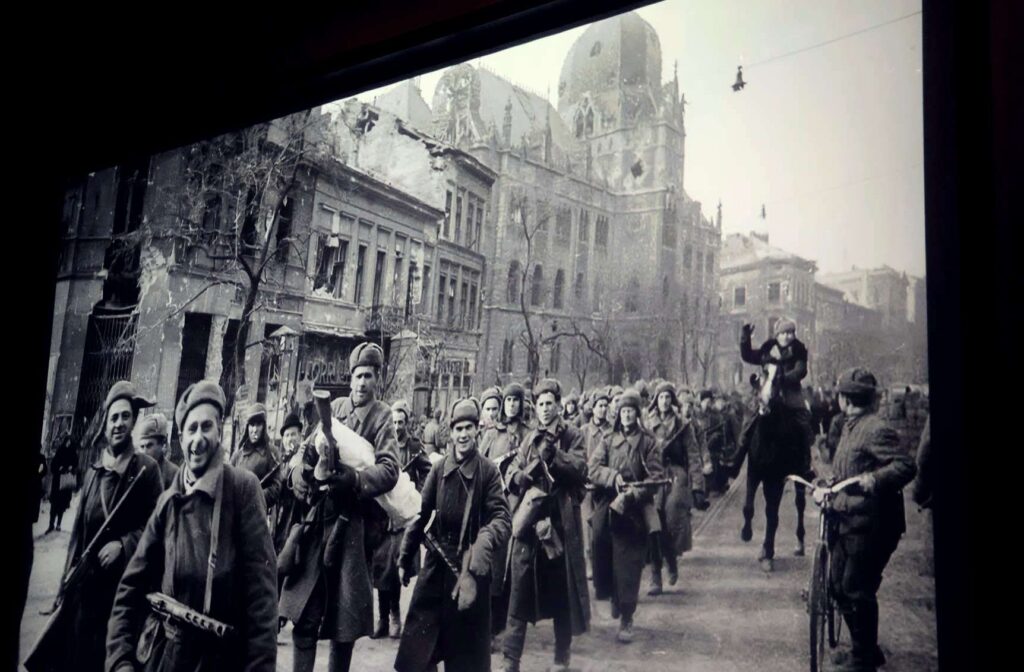 Dokumentumfilm készült A zeneakadémiától az állampusztai női börtönig címmel Istók Margitról és testvéréről, Istók Irén gyógyszerészről. 